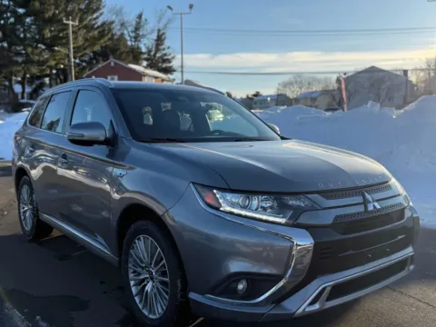 More photos of 2021 Mitsubishi Outlander PHEV SEL Sport Utility 4D at Drivemax, CT