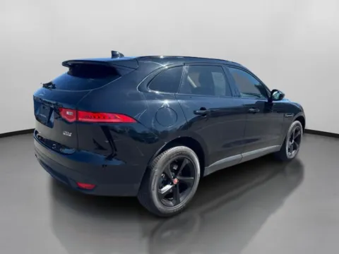 More photos of 2019 Jaguar F-PACE 20d Prestige Sport Utility 4D at Drivemax, CT