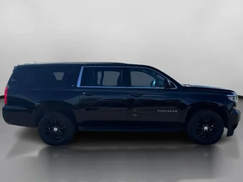 More photos of 2019 Chevrolet Suburban LT Sport Utility 4D at Drivemax, CT