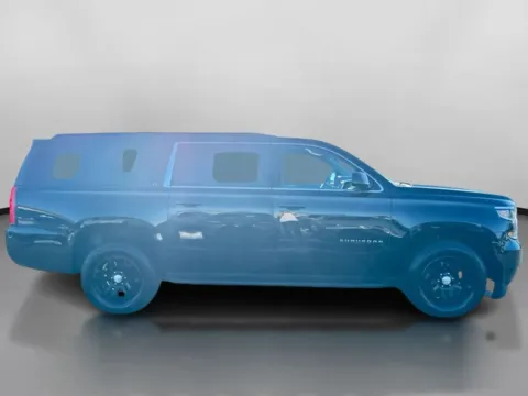 More photos of 2019 Chevrolet Suburban LT Sport Utility 4D at Drivemax, CT