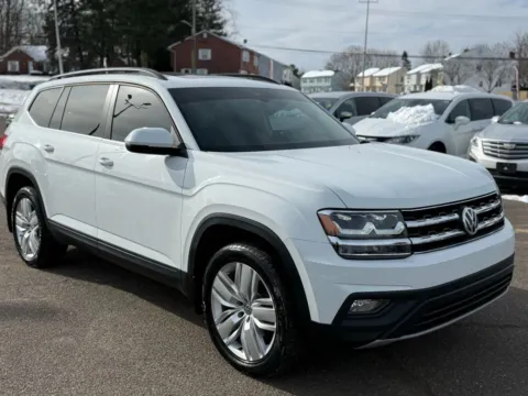 Another view of 2020 Volkswagen Atlas SE w/Tech Pkg Sport Utility 4D for sale in Manchester, CT at Drivemax