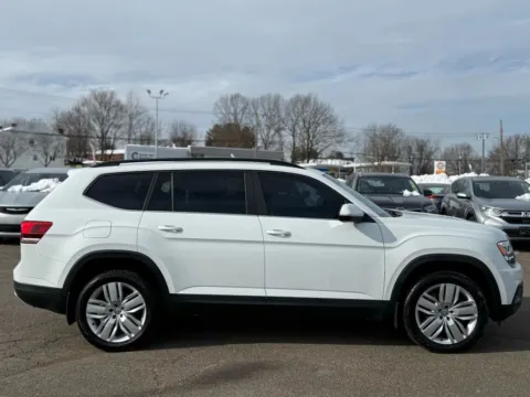 More photos of 2020 Volkswagen Atlas SE w/Tech Pkg Sport Utility 4D at Drivemax, CT