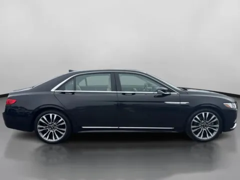 More photos of 2020 Lincoln Continental Sedan 4D at Drivemax, CT