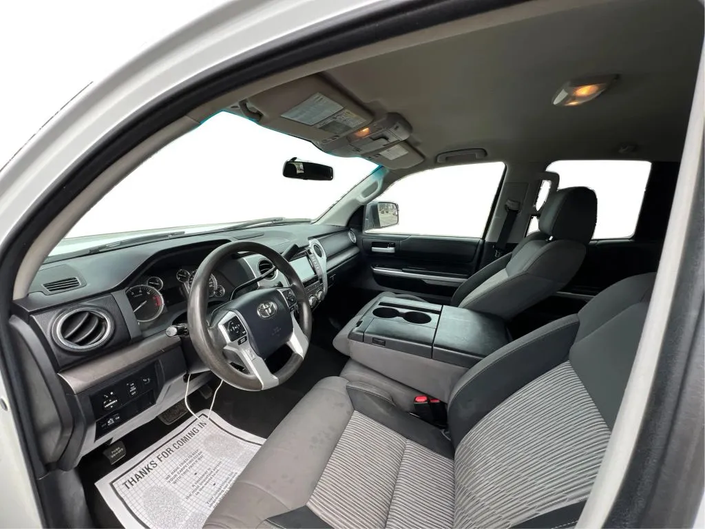 Toyota Tundra photo 16