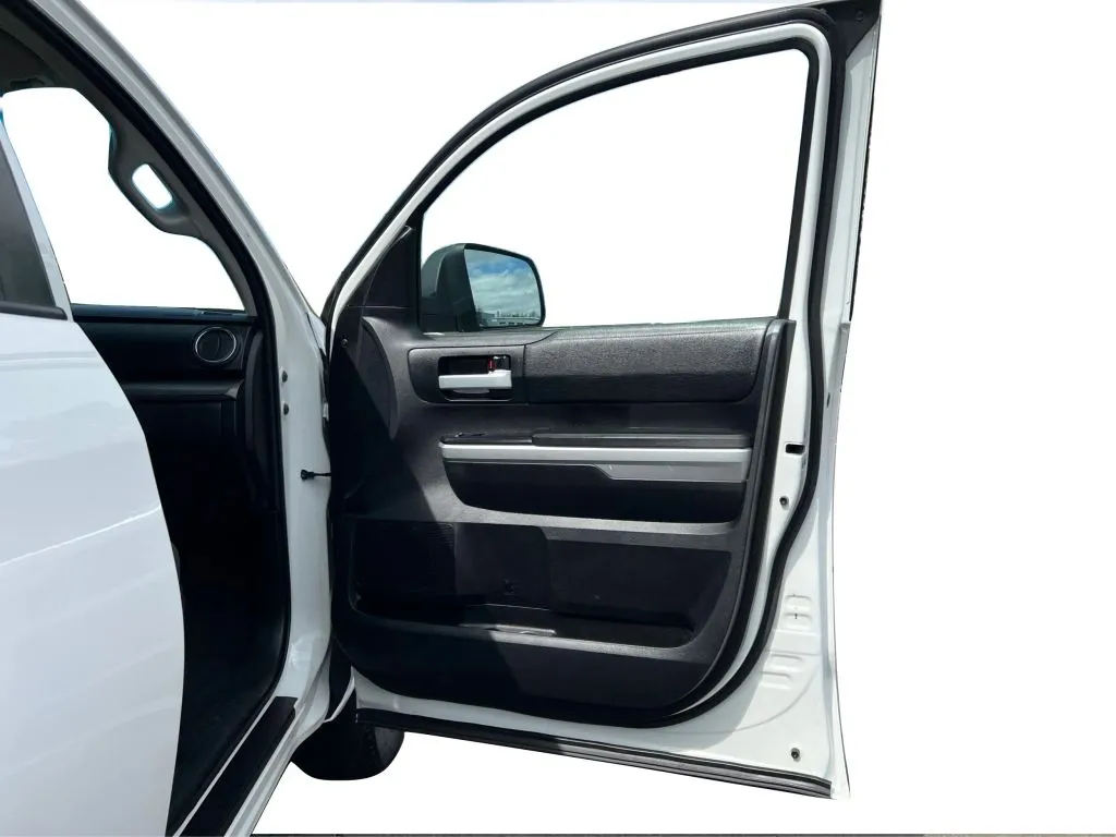Toyota Tundra photo 25