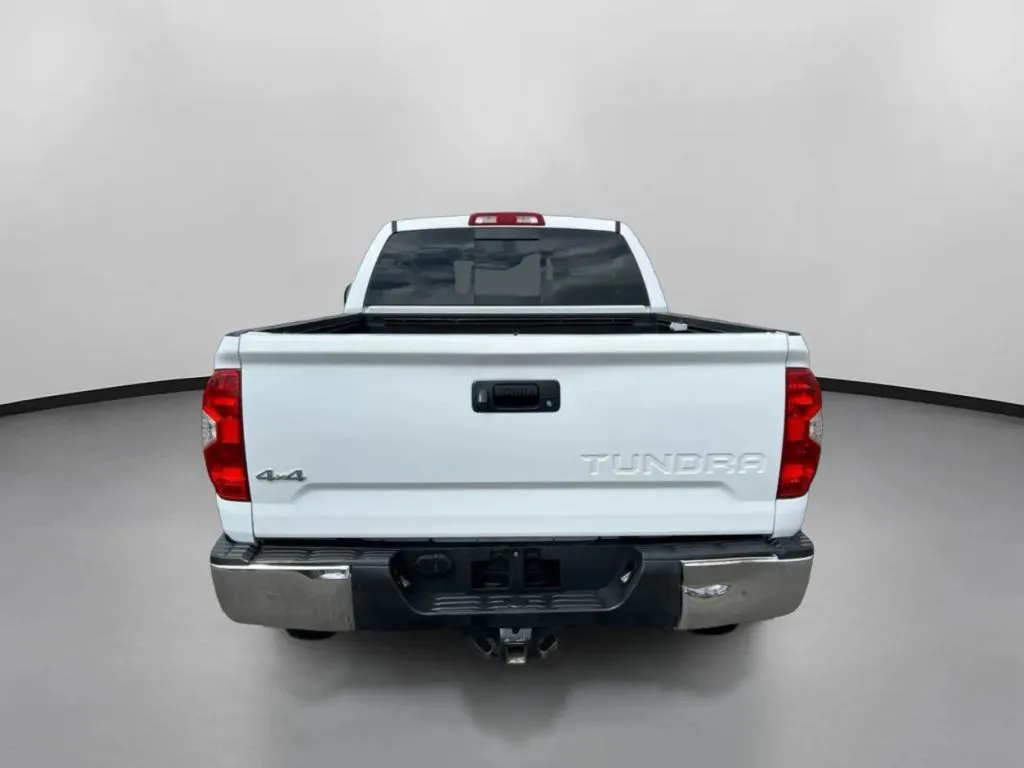 Toyota Tundra photo 11
