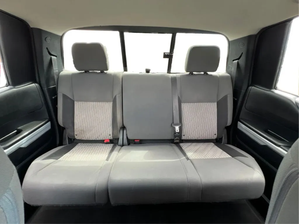 Toyota Tundra photo 18