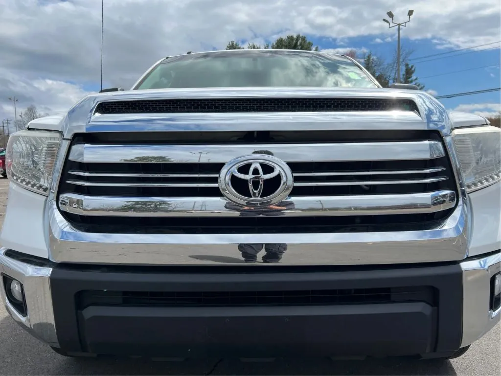 Toyota Tundra photo 35