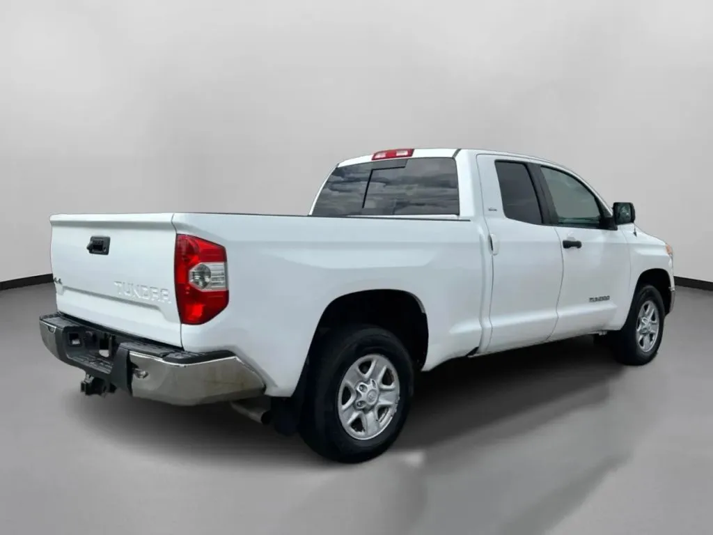 Toyota Tundra photo 9
