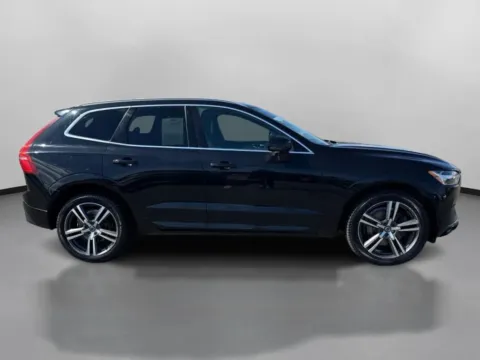 More photos of 2021 Volvo XC60 T6 Momentum Sport Utility 4D at Drivemax, CT