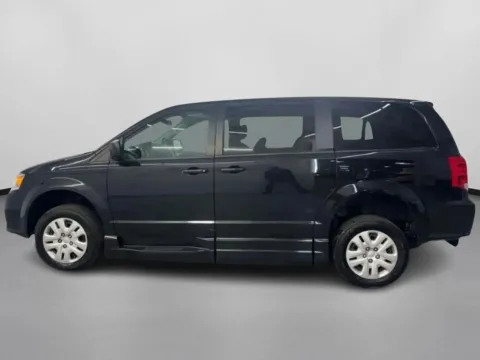 More photos of 2018 Dodge Grand Caravan Passenger SE Minivan 4D at Drivemax, CT