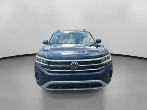 Another view of 2022 Volkswagen Atlas SE w/Tech Pkg Sport Utility 4D for sale in Manchester, CT at Drivemax