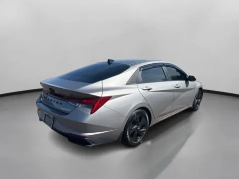 More photos of 2021 Hyundai Elantra SEL HEV Sedan 4D at Drivemax, CT