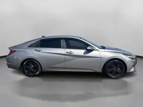 More photos of 2021 Hyundai Elantra SEL HEV Sedan 4D at Drivemax, CT