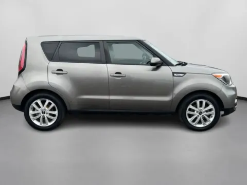 More photos of 2018 Kia Soul + Wagon 4D at Drivemax, CT