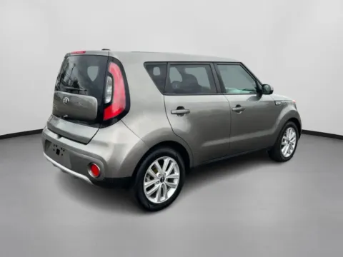 More photos of 2018 Kia Soul + Wagon 4D at Drivemax, CT