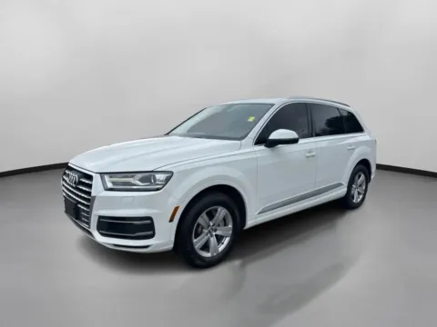 Another view of 2017 Audi Q7 2.0T Premium Sport Utility 4D for sale in Manchester, CT at Drivemax