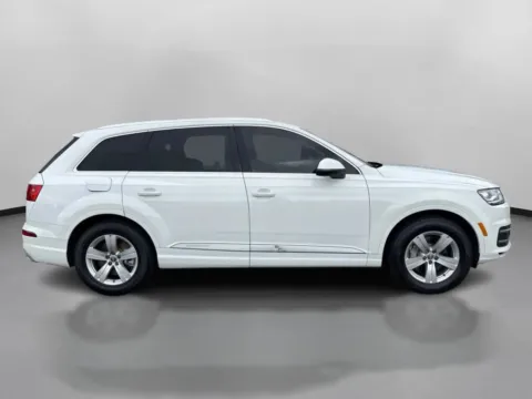 More photos of 2017 Audi Q7 2.0T Premium Sport Utility 4D at Drivemax, CT