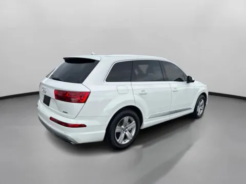 More photos of 2017 Audi Q7 2.0T Premium Sport Utility 4D at Drivemax, CT