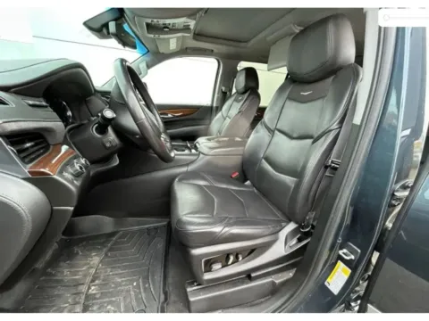Another view of 2020 Cadillac Escalade ESV Premium Luxury Sport Utility 4D for sale in Manchester, CT at Drivemax