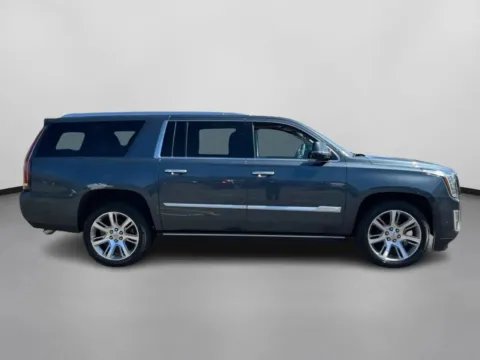 More photos of 2020 Cadillac Escalade ESV Premium Luxury Sport Utility 4D at Drivemax, CT