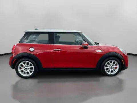 More photos of 2017 MINI Hardtop 2 Door Cooper S Hatchback 2D at Drivemax, CT
