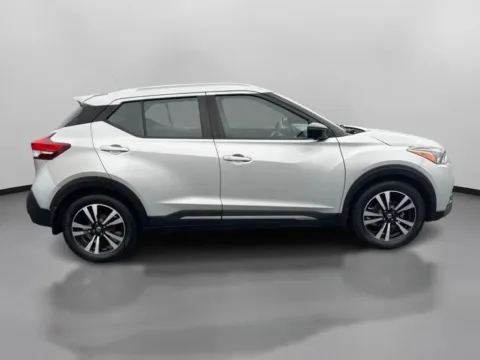 More photos of 2020 Nissan Kicks SR Sport Utility 4D at Drivemax, CT