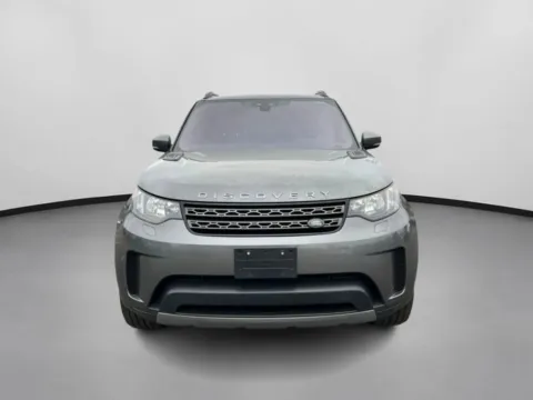 Photos of 2018 Land Rover Discovery SE Sport Utility 4D for sale in Manchester, CT at Drivemax