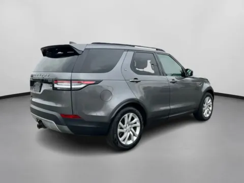 More photos of 2018 Land Rover Discovery SE Sport Utility 4D at Drivemax, CT