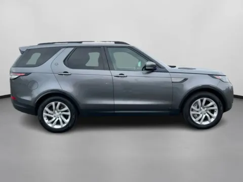 More photos of 2018 Land Rover Discovery SE Sport Utility 4D at Drivemax, CT