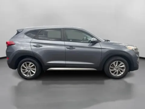 More photos of 2017 Hyundai Tucson SE Sport Utility 4D at Drivemax, CT