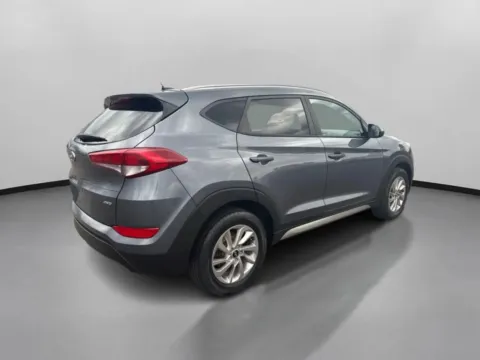 More photos of 2017 Hyundai Tucson SE Sport Utility 4D at Drivemax, CT