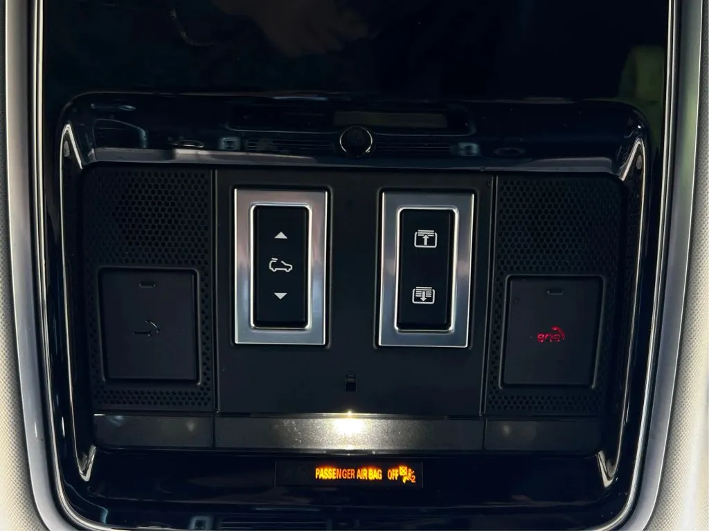 Land Rover Range Rover photo 24