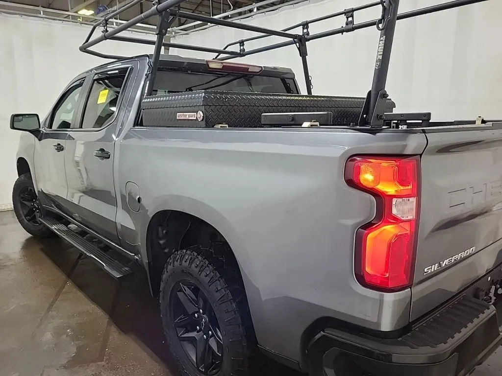 Chevrolet Silverado photo 5