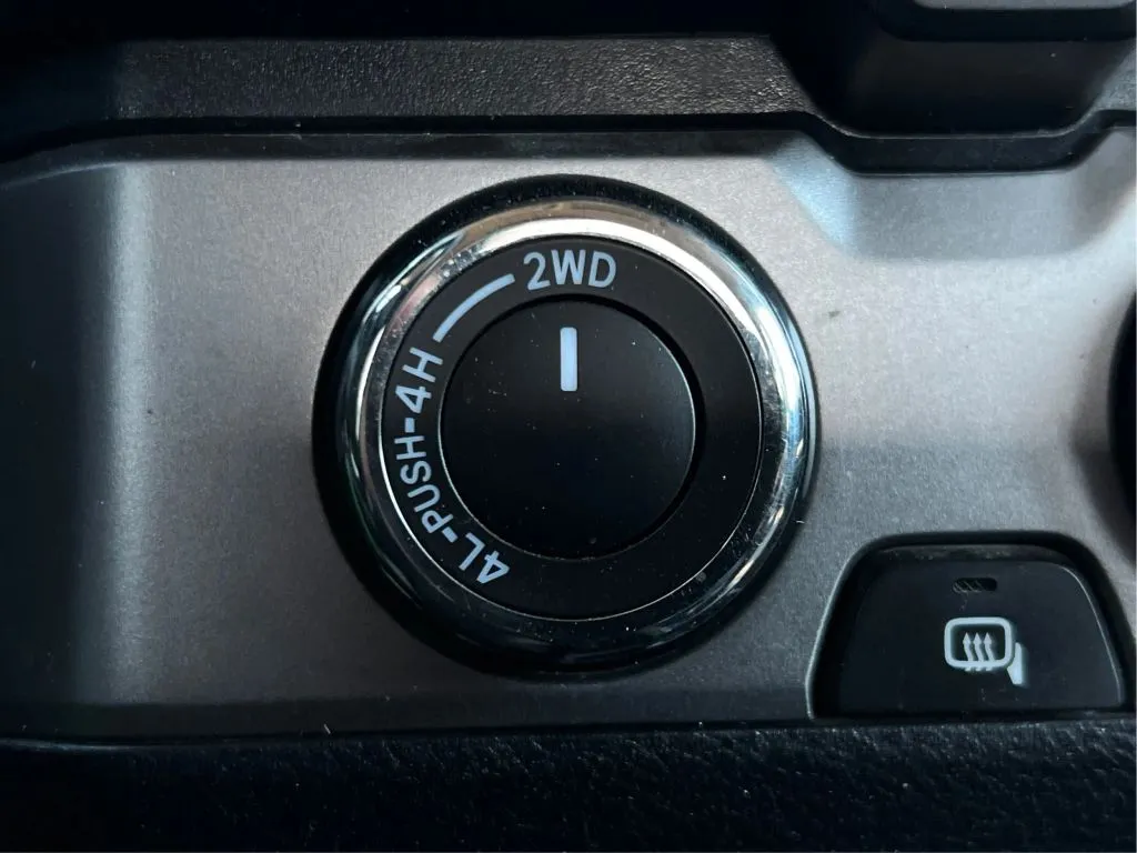 Toyota Tacoma photo 46