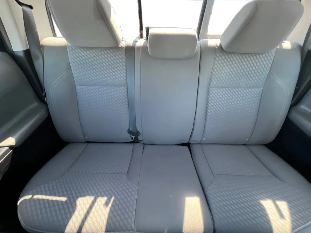 Toyota Tacoma photo 19