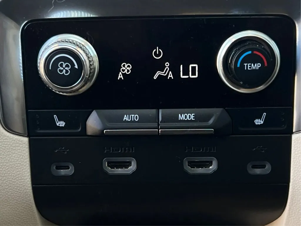 Toyota Tacoma photo 48