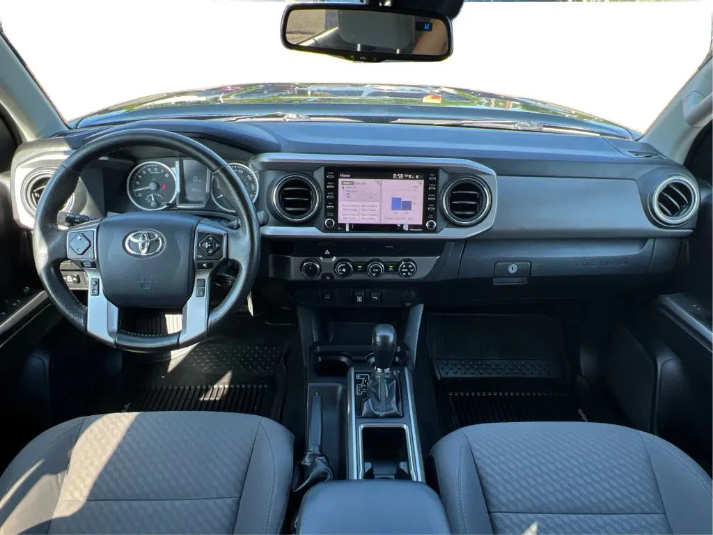 Toyota Tacoma photo 38