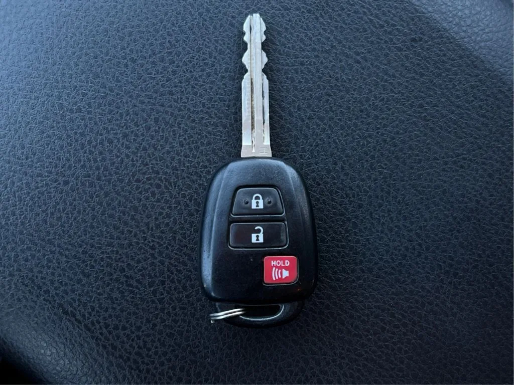 Toyota Tacoma photo 45