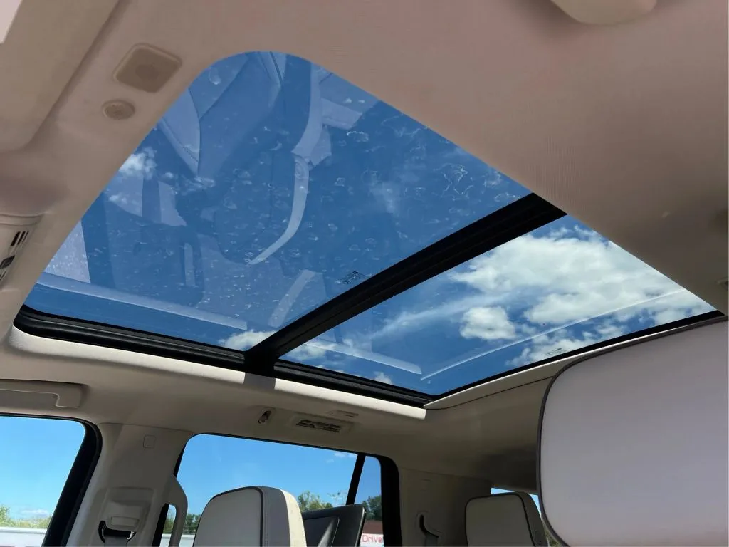 Toyota Tacoma photo 27