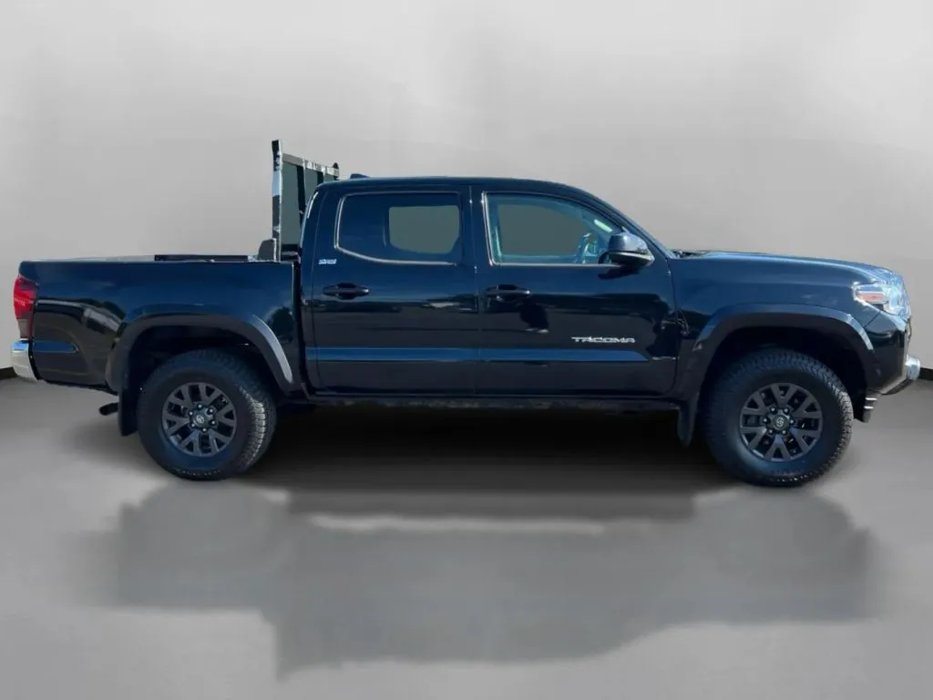 Toyota Tacoma photo 7