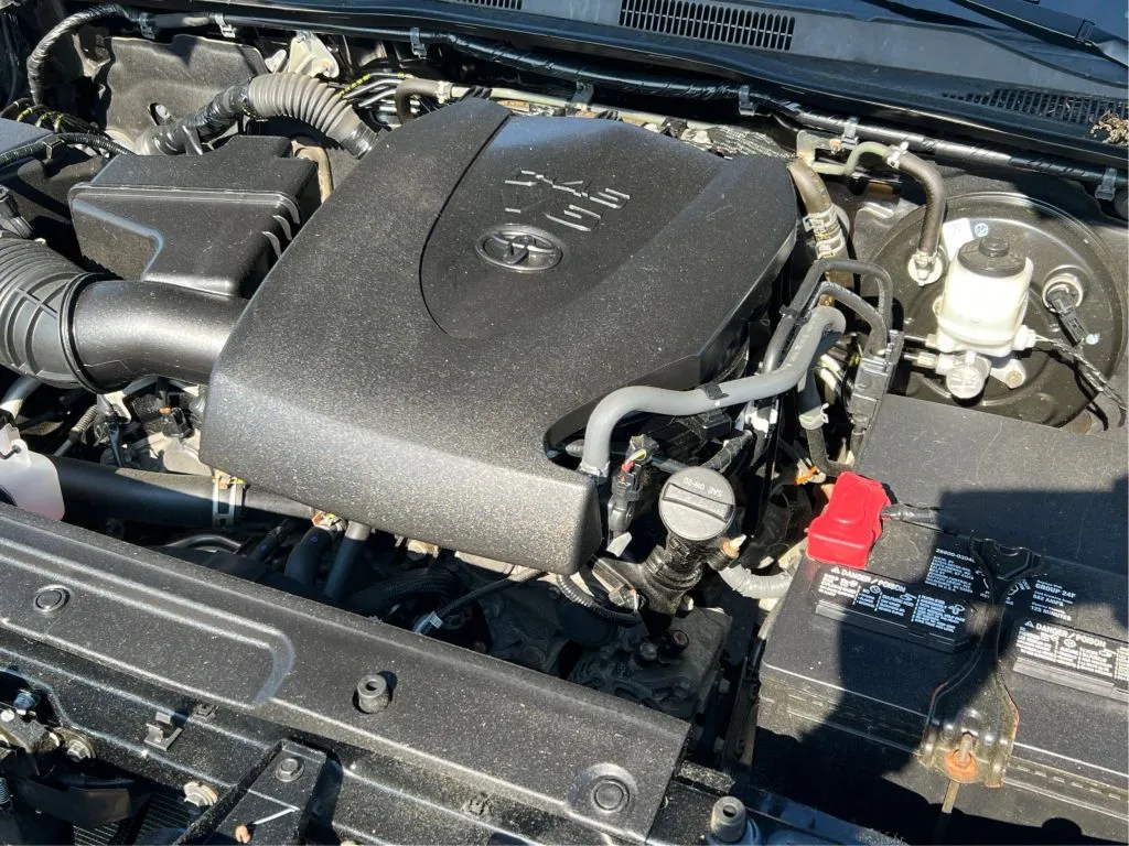 Toyota Tacoma photo 29