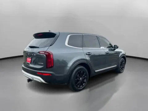 More photos of 2020 Kia Telluride LX Sport Utility 4D at Drivemax, CT