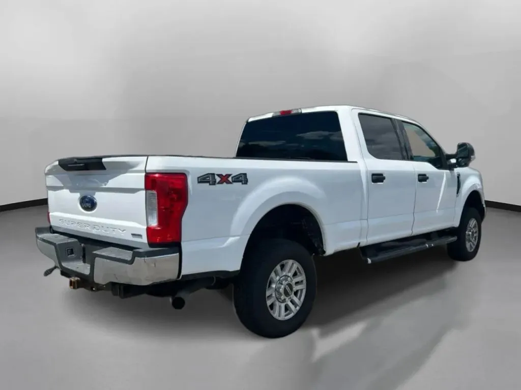 Ford F-250 photo 9
