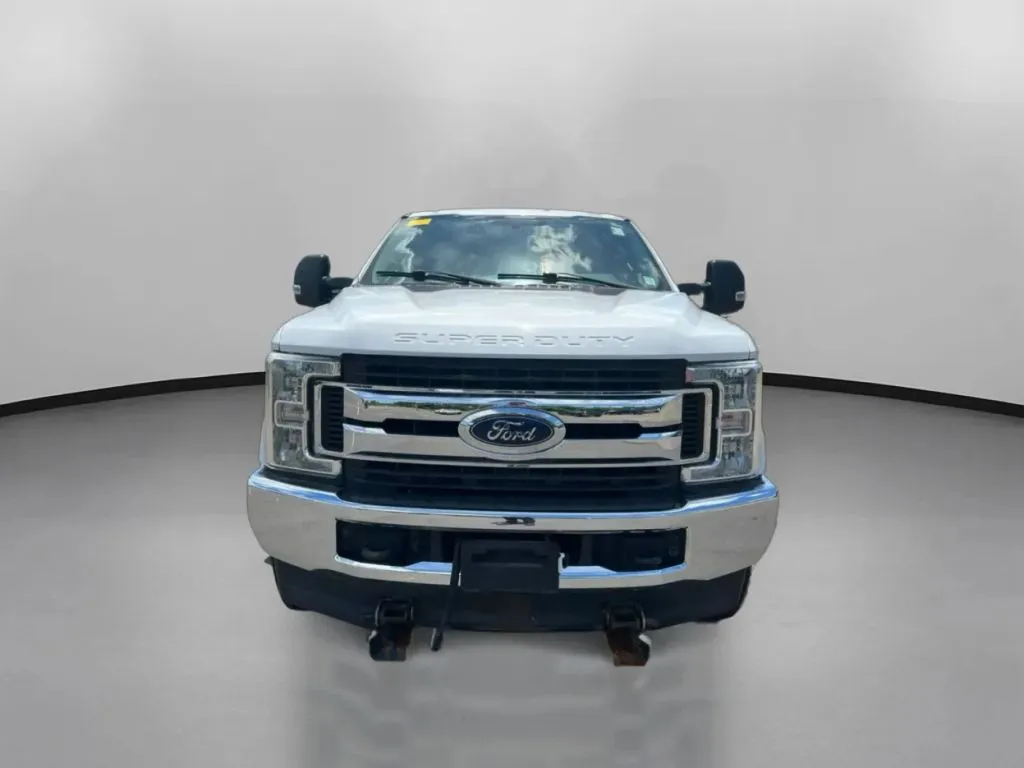 Ford F-250 photo 3
