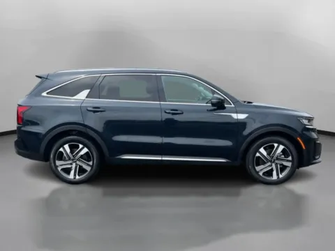 More photos of 2024 Kia Sorento Hybrid EX Sport Utility 4D at Drivemax, CT