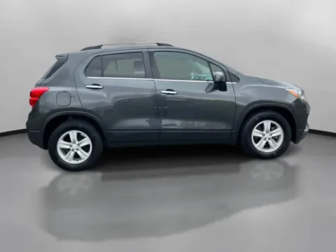 More photos of 2020 Chevrolet Trax LT Sport Utility 4D at Drivemax, CT