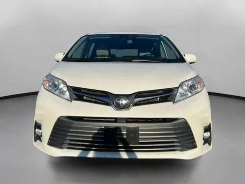 Another view of 2019 Toyota Sienna XLE Premium Minivan 4D for sale in Manchester, CT at Drivemax