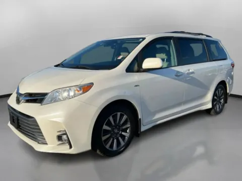 More photos of 2019 Toyota Sienna XLE Premium Minivan 4D at Drivemax, CT
