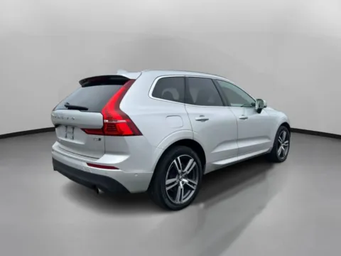 More photos of 2019 Volvo XC60 T5 Momentum Sport Utility 4D at Drivemax, CT